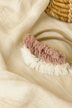 Load image into Gallery viewer, POMS