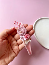 Load image into Gallery viewer, Prop Amelia