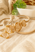 Cargar imagen en el visor de la galería, Set entre flores y mariposas
