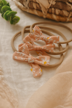 Load image into Gallery viewer, Moñito Petite margaritas pinky
