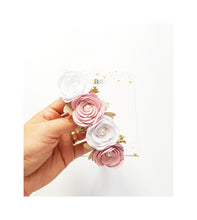 Cargar imagen en el visor de la galería, Bandita flor espiral decorada (blanco con rosado)
